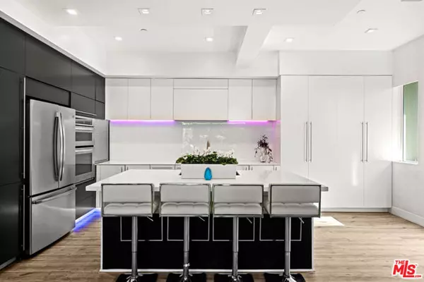 West Hollywood, CA 90046,1250 N Harper Avenue #401