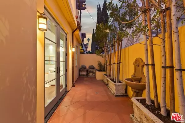 Santa Monica, CA 90403,941 11th Street #1