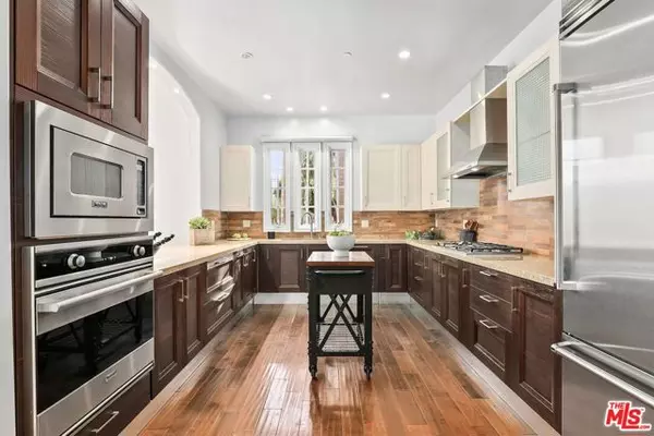 Santa Monica, CA 90403,941 11th Street #1