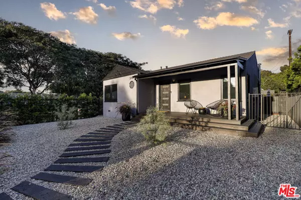 3744 Redwood Avenue, Los Angeles, CA 90066