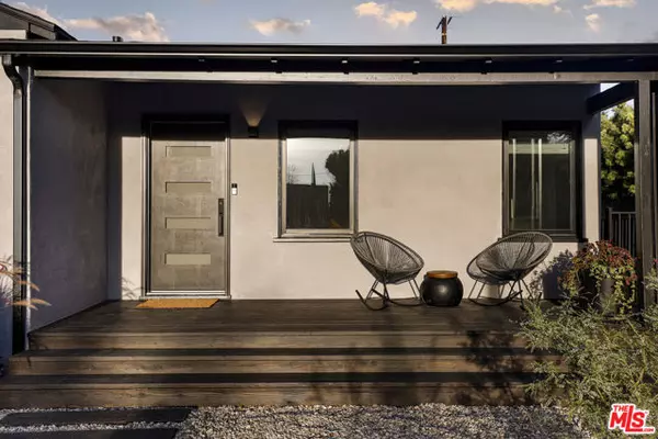 Los Angeles, CA 90066,3744 Redwood Avenue