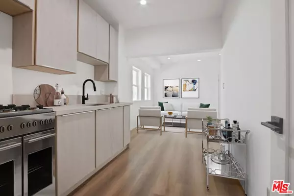 Los Angeles, CA 90006,2694 James M Wood Boulevard