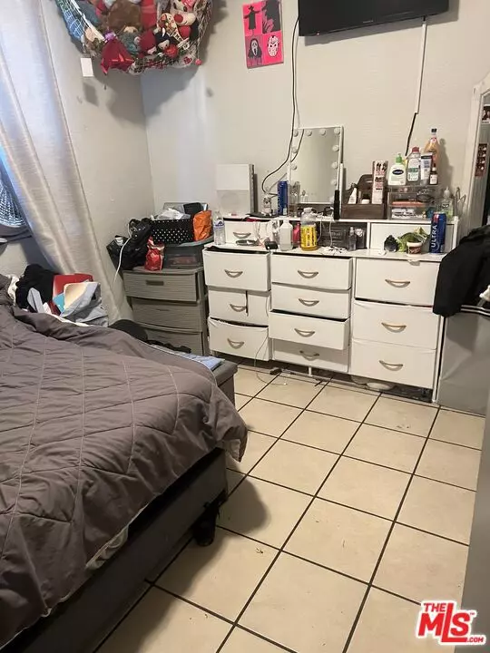 Los Angeles, CA 90003,8111 S Main Street