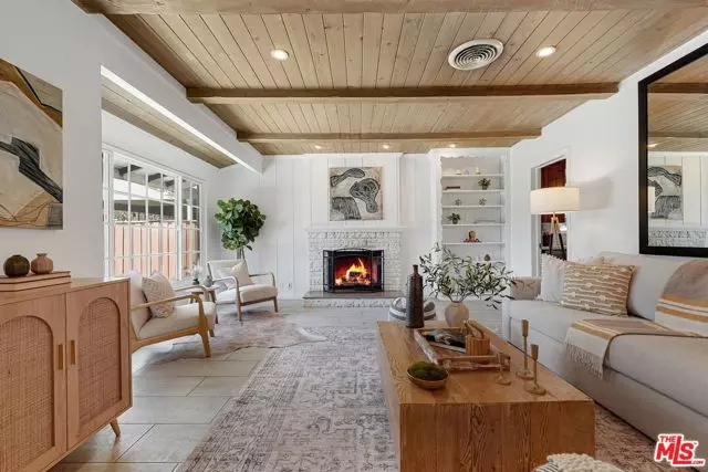 5350 Fallbrook Avenue, Woodland Hills (los Angeles), CA 91367