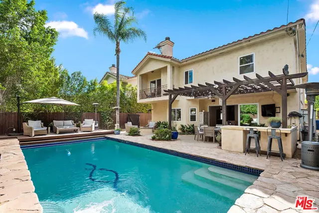 Sherman Oaks, CA 91403,4724 Noble Avenue