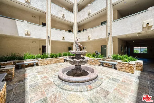 Los Angeles, CA 90006,1043 S Kenmore Avenue #201