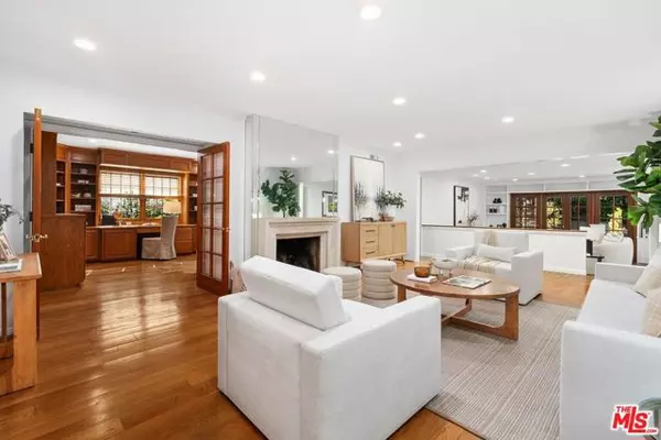 159 Granville Avenue, Los Angeles, CA 90049