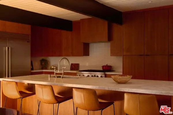 Los Angeles, CA 90046,7720 Firenze Avenue