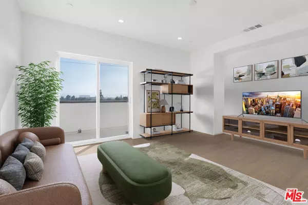 North Hollywood (los Angeles), CA 91606,11218 W Lyon Lane