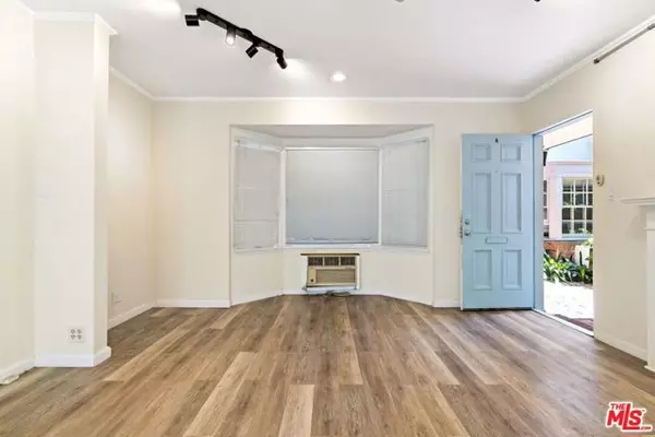 Los Angeles, CA 90024,1326 Westwood Blvd