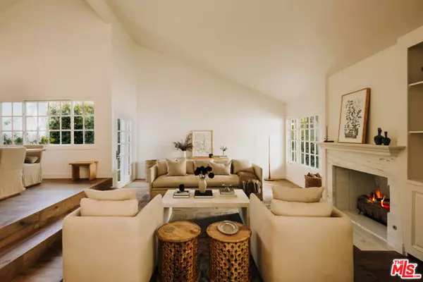 Los Angeles, CA 90049,2124 Eric Drive