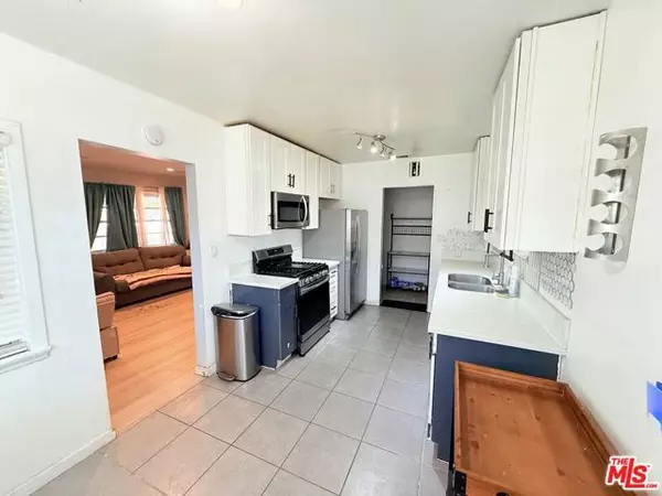 Pacoima (los Angeles), CA 91331,13200 Glamis Street