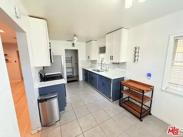 Pacoima (los Angeles), CA 91331,13200 Glamis Street