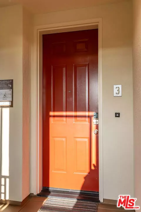 Los Angeles, CA 90094,12887 Runway Road #3