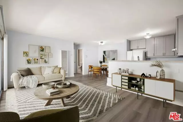 Tarzana (los Angeles), CA 91356,18530 Hatteras Street #115