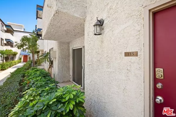 Tarzana (los Angeles), CA 91356,18530 Hatteras Street #115
