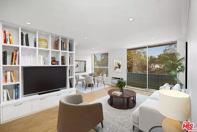 525 N Sycamore Avenue #304, Los Angeles, CA 90036