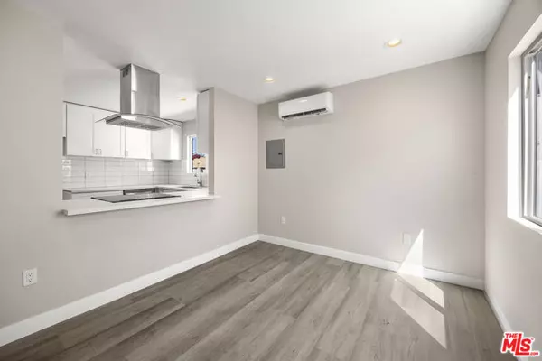 Fullerton, CA 92832,121 W Elm Avenue #A