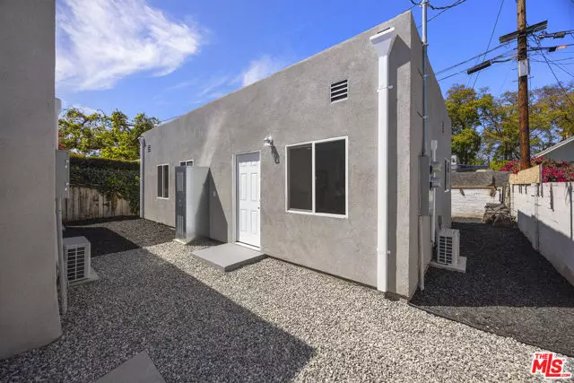 Fullerton, CA 92832,121 W Elm Avenue #A