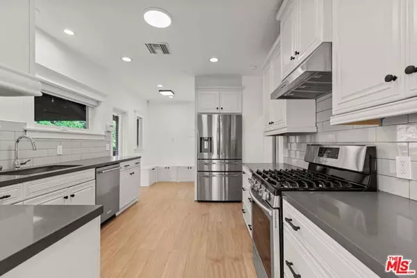 Los Angeles, CA 90048,8467 W 4th Street