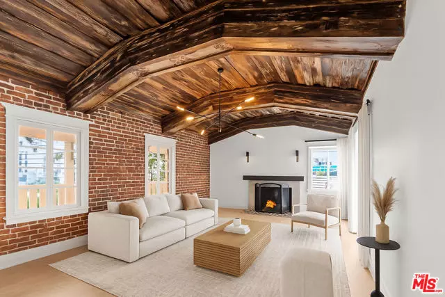 8467 W 4th Street, Los Angeles, CA 90048