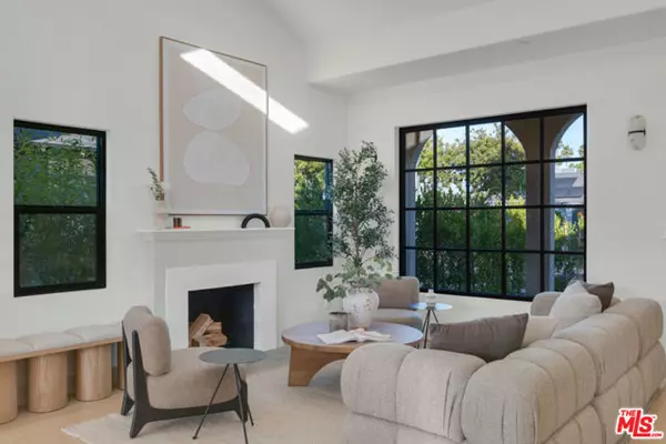 Los Angeles, CA 90016,3617 Hillcrest Drive