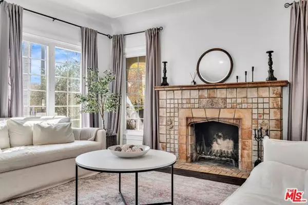 Los Angeles, CA 90019,911 S Victoria Avenue