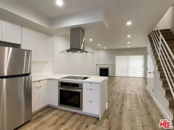 Los Angeles, CA 90049,11738 Mayfield #114