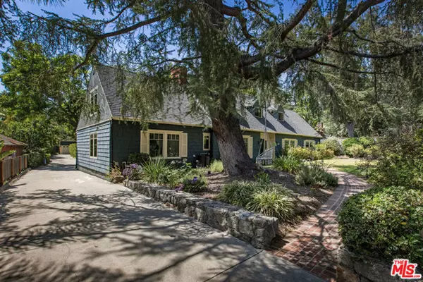 2555 N Altadena Drive, Altadena, CA 91001