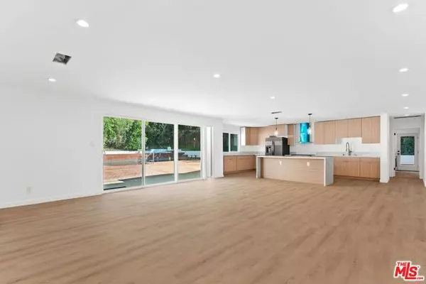 Tarzana (los Angeles), CA 91356,4800 Topeka Drive