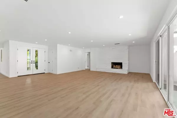 Tarzana (los Angeles), CA 91356,4800 Topeka Drive