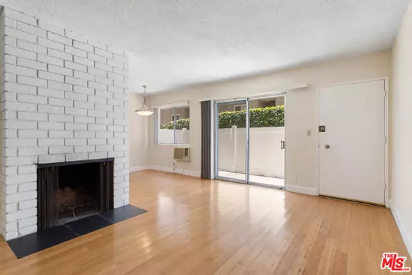 Los Angeles, CA 90049,11947 Kiowa Avenue #3