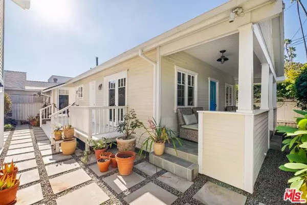 Venice (los Angeles), CA 90291,2621 Grandview Avenue