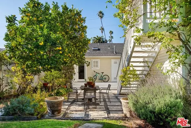 2621 Grandview Avenue, Venice (los Angeles), CA 90291