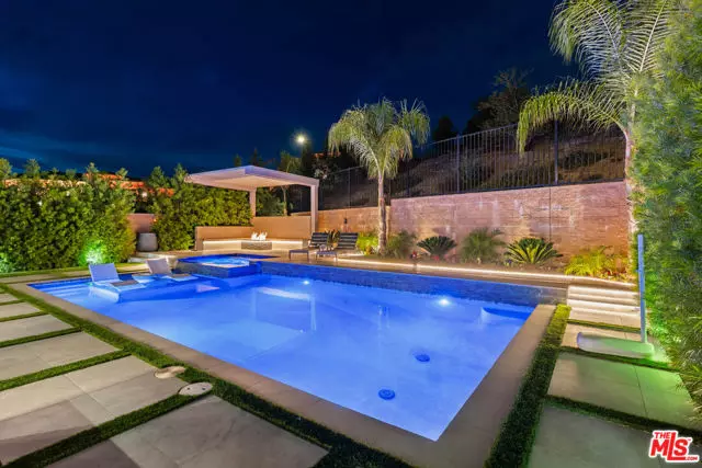 Porter Ranch (los Angeles), CA 91326,20741 W Deer Grass Court