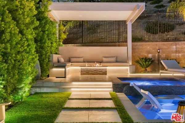 Porter Ranch (los Angeles), CA 91326,20741 W Deer Grass Court