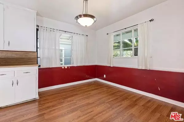 Burbank, CA 91506,408 S Sparks Street