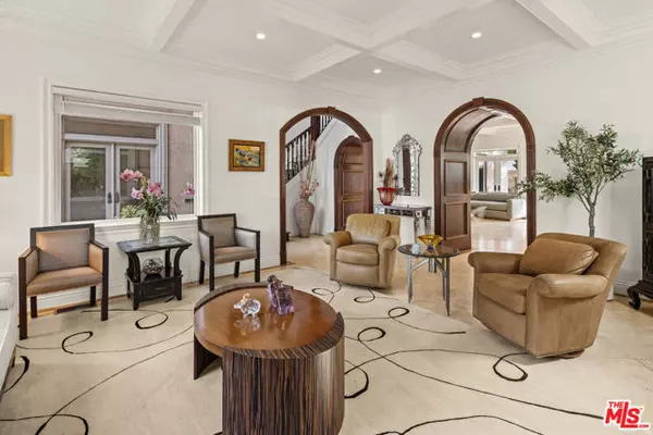 Los Angeles, CA 90066,13222 Rose Avenue