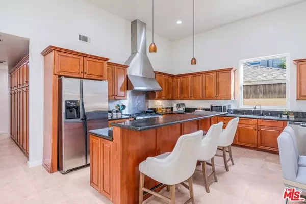 Los Angeles, CA 90066,3718 S Barrington Avenue