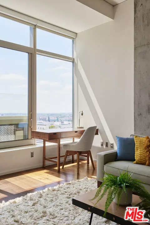 Los Angeles, CA 90015,1155 S Grand Avenue #1307