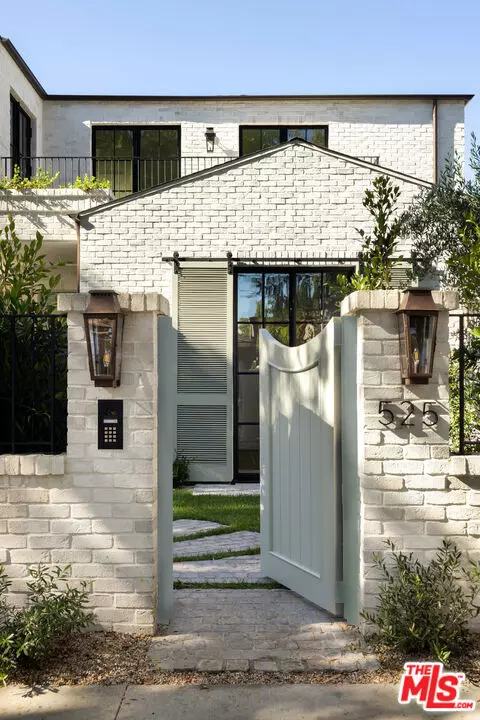 West Hollywood, CA 90048,525 Westmount Drive