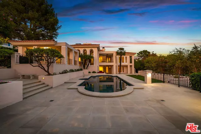 Beverly Hills, CA 90210,1136 Calle Vista Drive