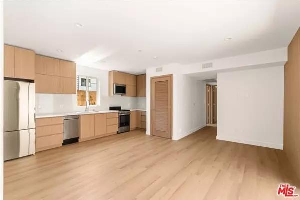 Sherman Oaks, CA 91401,5912 Mammoth Avenue