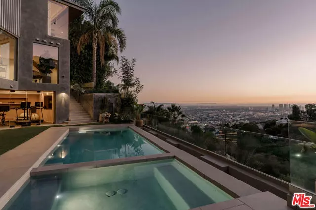 1778 Viewmont Drive, Los Angeles, CA 90069