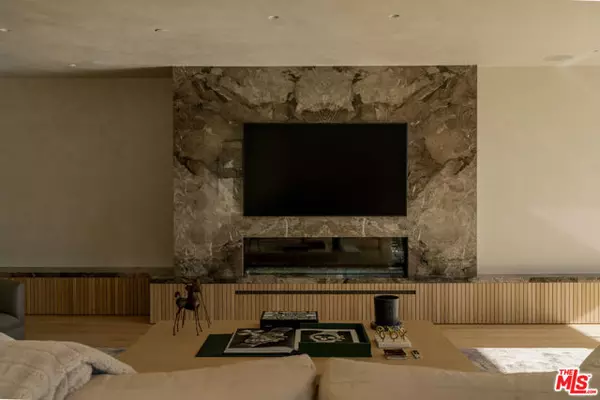 Los Angeles, CA 90069,1778 Viewmont Drive