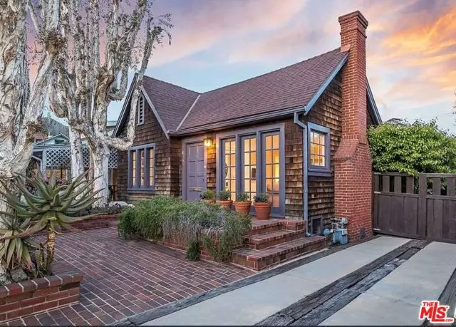 Los Angeles, CA 90046,1608 Courtney Avenue