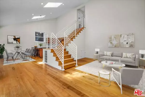 Los Angeles, CA 90046,8621 Lookout Mountain Avenue