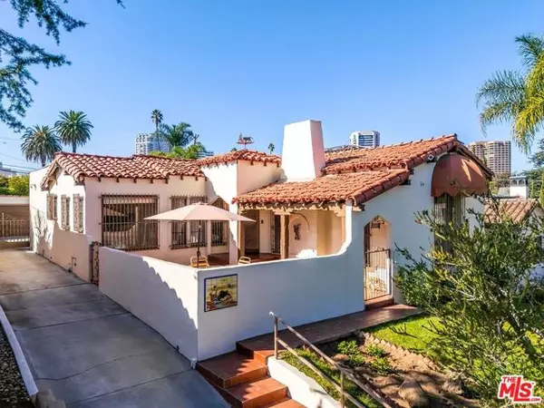 Los Angeles, CA 90024,1511 Pandora Avenue