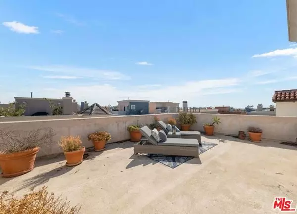 Marina Del Rey, CA 90292,142 Union Jack Mall