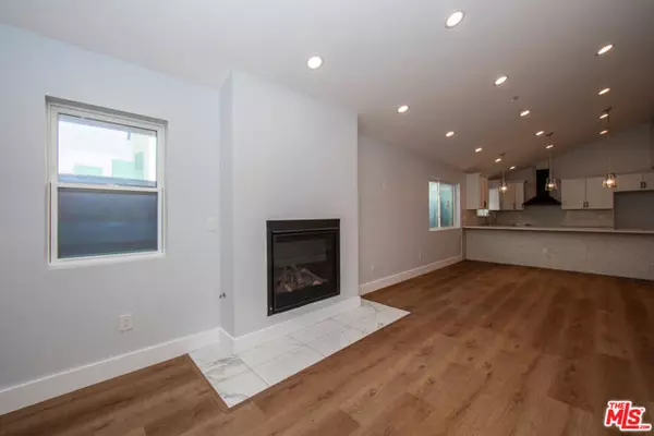 Los Angeles, CA 90016,2208 S Harcourt Avenue